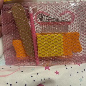 NWT  Nail CareSet